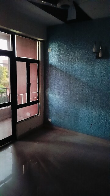 Room in 3 BHK Apartment at Divyansh Fabio, Dundahera – for Sale