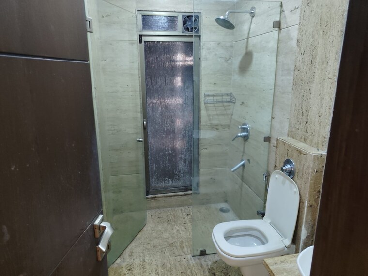 Bathroom, eminente-i 3 Bedroom 1300 Sq.Ft. Apartment In Khar West Mumbai 9309831