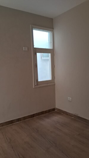 Room in 3 BHK Builder Floor at TDI The Retreat, Sector 89 – for Sale