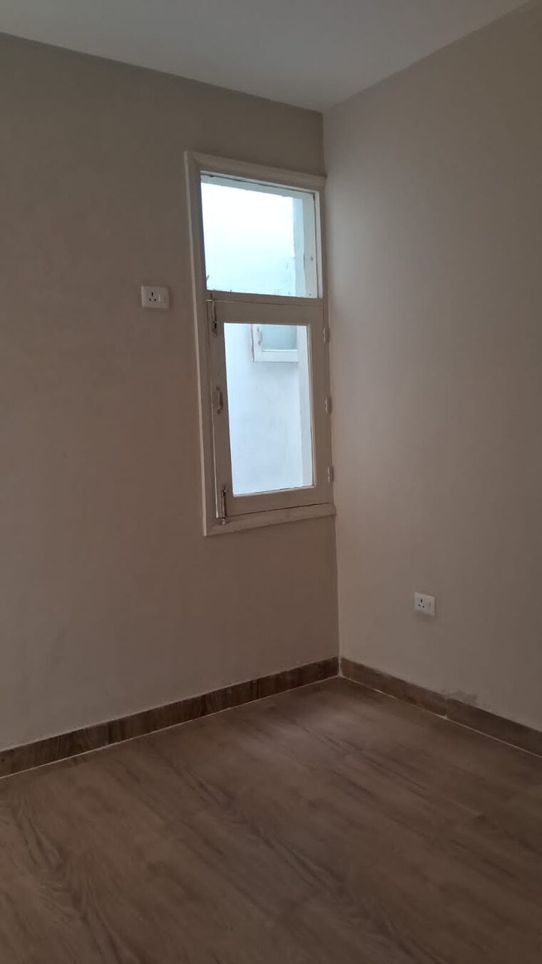 Room, tdi-the-retreat 3 Bedroom 1620 Sq.Ft. Builder Floor In Sector 89 Faridabad 9309850