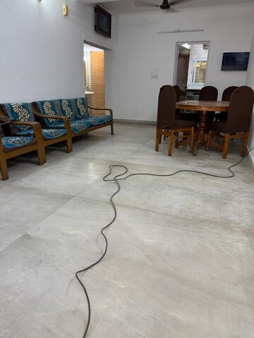 2 BHK Apartment For Rent in Zara Rossa, Sector 112