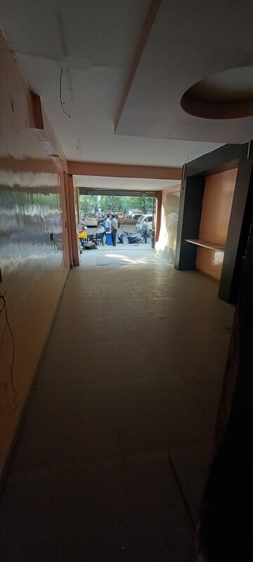  Shop For Rent in Ashram Road