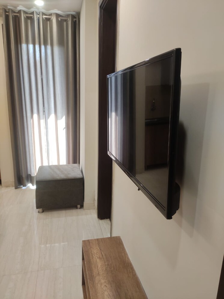 Room, mohit-house 1 RK 800 Sq.Ft. Builder Floor In Sushant Lok I Gurgaon 9309947