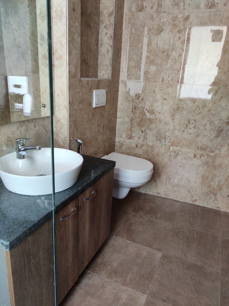 Bathroom, mohit-house 1 RK 800 Sq.Ft. Builder Floor In Sushant Lok I Gurgaon 9309947