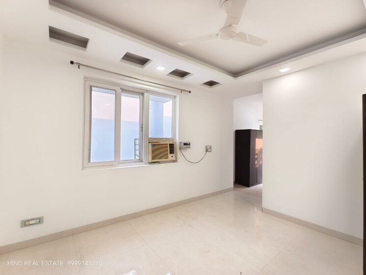 Room, vasant kunj 3 Bedroom 1350 Sq.Ft. Apartment In Vasant Kunj Delhi 9309989