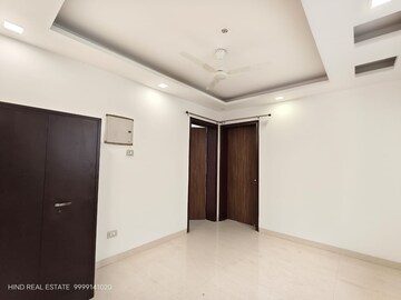 Room in 3 BHK Apartment at Vasant Kunj – for Rent