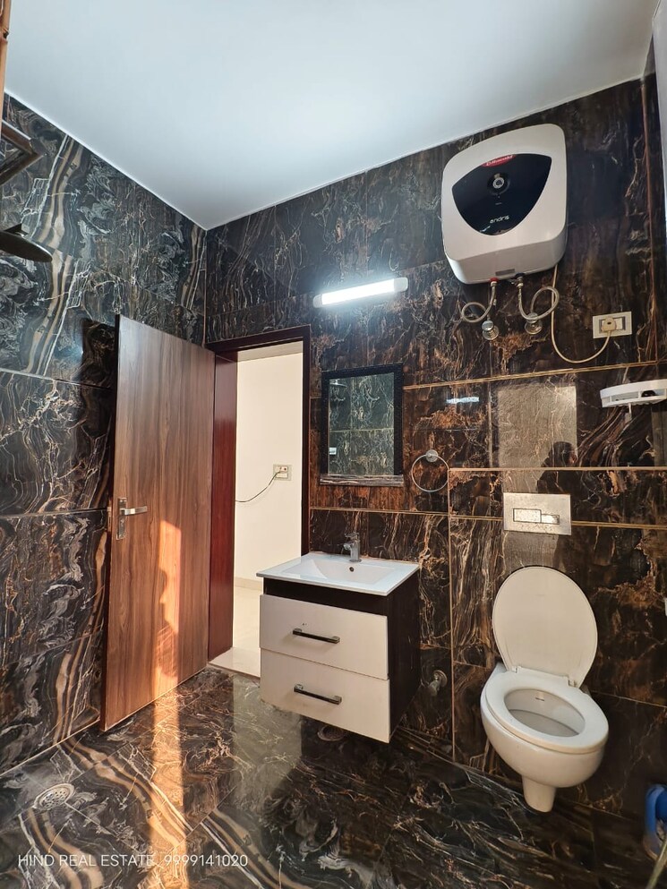 Master Bedroom, vasant kunj 3 Bedroom 1350 Sq.Ft. Apartment In Vasant Kunj Delhi 9309989