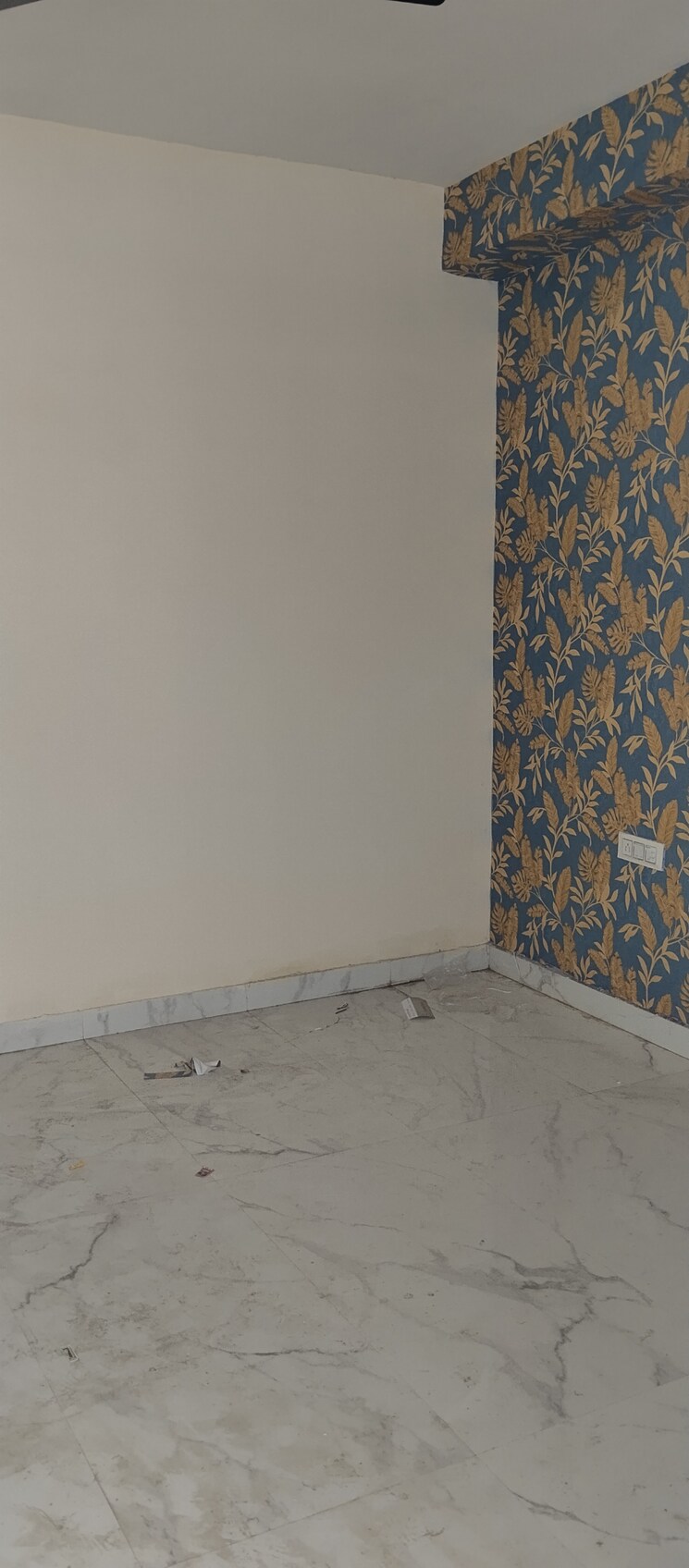 Room, sector 73 3 Bedroom 1350 Sq.Ft. Builder Floor In Sector 73 Noida 9310016