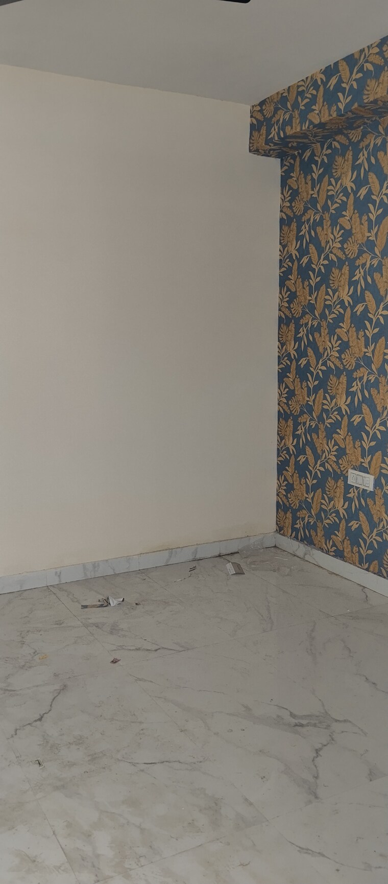 Room, sector 73 3 Bedroom 1350 Sq.Ft. Builder Floor In Sector 73 Noida 9310016
