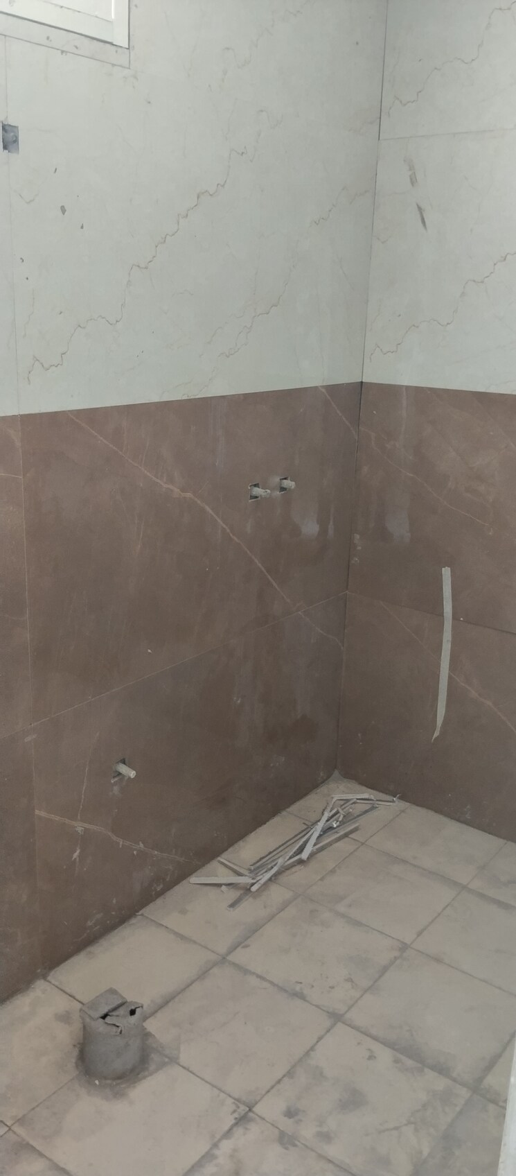 Bathroom, sector 73 3 Bedroom 1350 Sq.Ft. Builder Floor In Sector 73 Noida 9310016