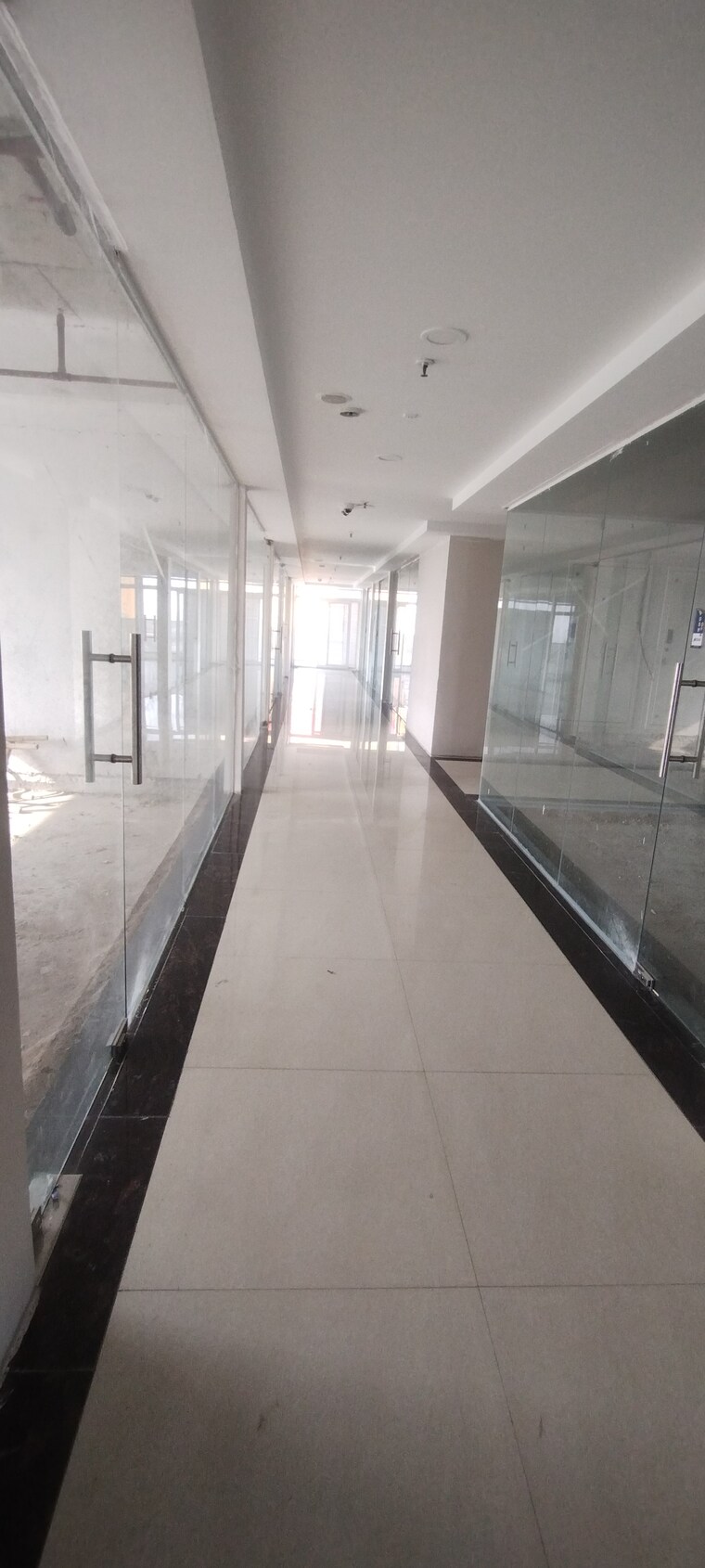 Team Area, spectrum-metro Commercial Office Space 315 Sq.Ft. In Sector 75 Noida 9310020