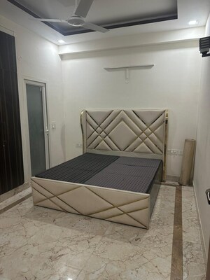 Bathroom in 3.5 BHK Builder Floor at Sushant Lok 2, Sector 57 – for Rent