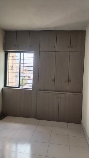 Room in 2 BHK Apartment at Katraj – for Rent