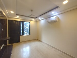 Room in 3 BHK Builder Floor at Ansal Sushant Lok I, Sector 43 – for Rent