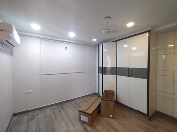 Room in 3 BHK Builder Floor at Ansal Sushant Lok I, Sector 43 – for Rent