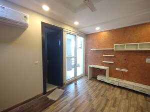 Room in 3 BHK Builder Floor at Ansal Sushant Lok I, Sector 43 – for Rent