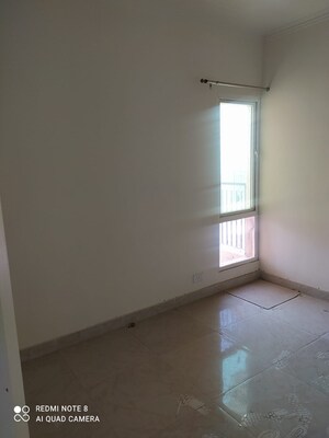 Room in 2 BHK Apartment at Gaurs Siddhartham, Siddharth Vihar – for Rent