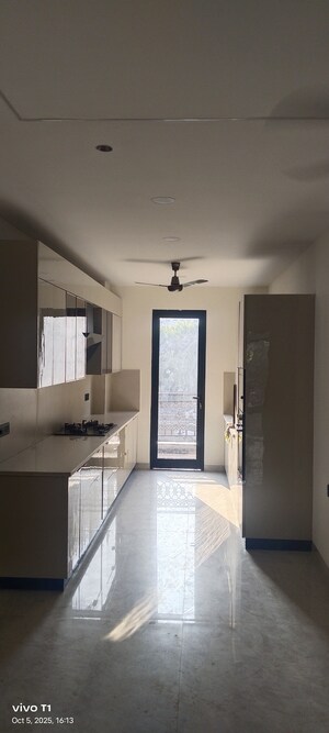 Building Lobby in 4 BHK Builder Floor at Ansal API Esencia, Sector 67 – for Sale