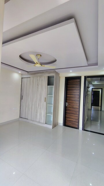 Building Lobby in 3 BHK Builder Floor at AEZ Aloha, Sector 57 – for Rent
