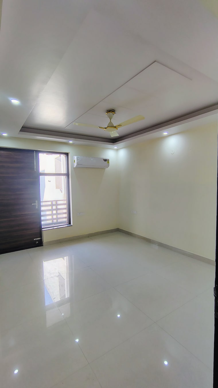 Room, aez-aloha 3 Bedroom 2200 Sq.Ft. Builder Floor In Sector 57 Gurgaon 9310128