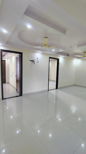 Room in 3 BHK Builder Floor at AEZ Aloha, Sector 57 – for Rent