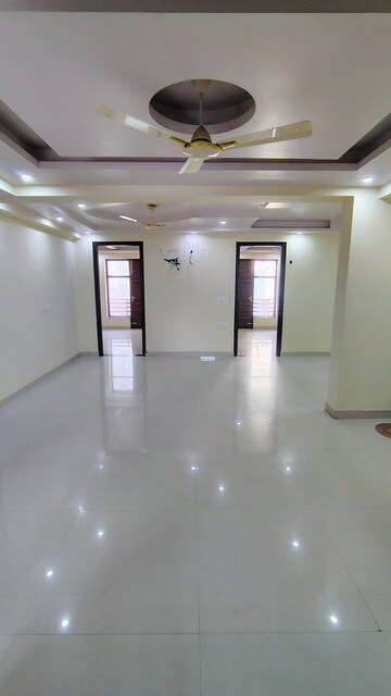 Building Lobby in 3 BHK Builder Floor at AEZ Aloha, Sector 57 – for Rent