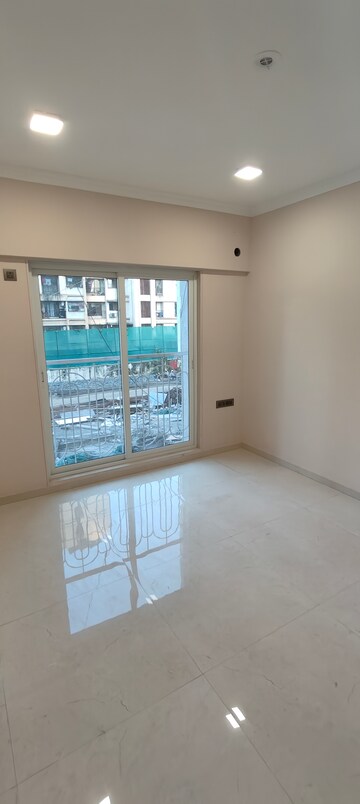 1.5 BHK Apartment For Sale in Godrej Emerald, Ghodbunder Road