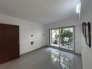 Room in 4 BHK Apartment at Kusum Kunj, Prabhat Road – for Sale