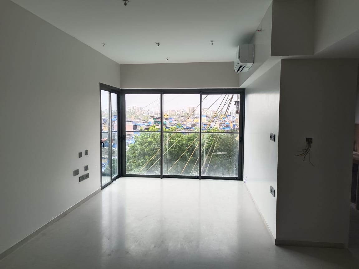 2 BHK 860 Sq.Ft. Apartment in Rustomjee Paramount