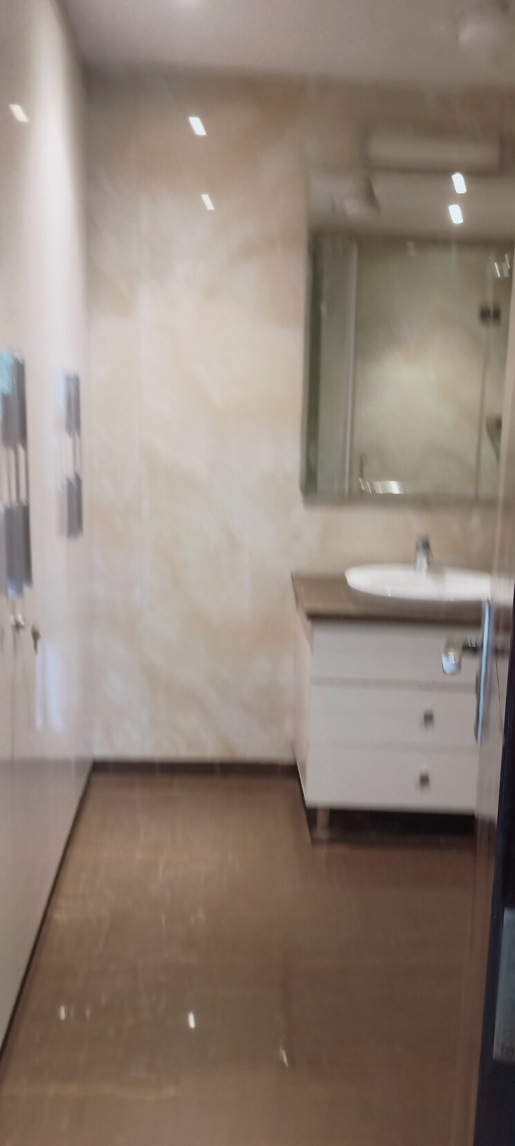 Bathroom, dlf-city-phase-iv 3 Bedroom 2000 Sq.Ft. Builder Floor In Dlf Phase iv Gurgaon 9310260