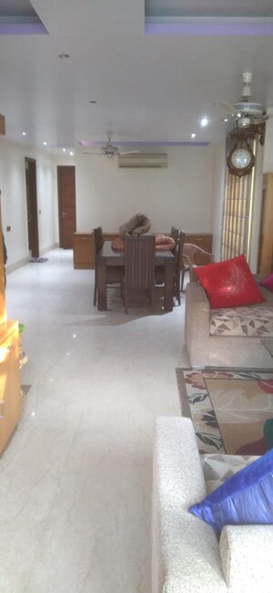 Living Room in 4 BHK Builder Floor at Panchsheel Enclave – for Rent