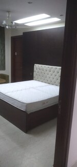 4 BHK + Servant Room 2700 Sq.Ft. Builder Floor in Panchsheel Enclave 