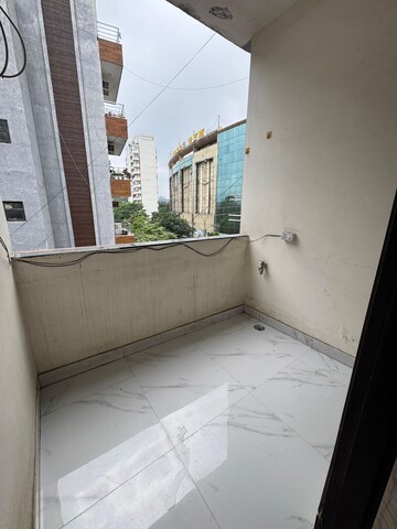 Balcony in 1 BHK Builder Floor at Ansal Sushant Apartments, Sushant Lok I – for Rent