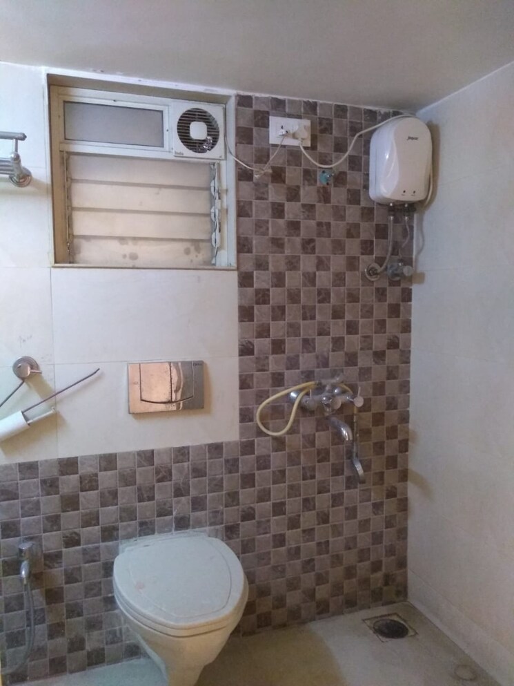 Bathroom, unique-poonam-estate-cluster-2 2 Bedroom 689 Sq.Ft. Apartment In Mira Road Thane 9310361