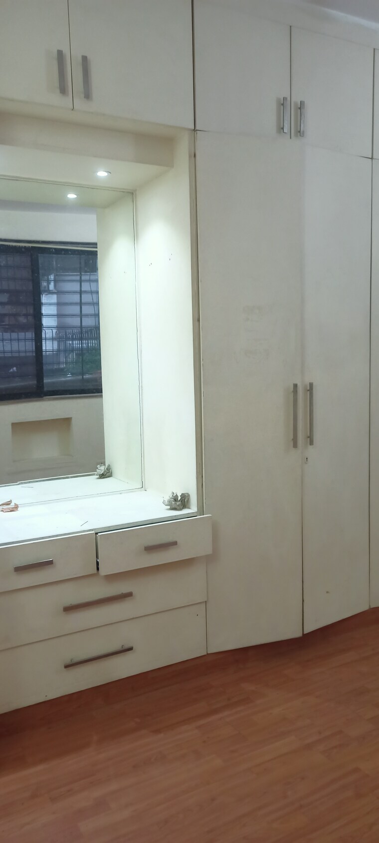 Master Bedroom, super-mart-1 2.5 Bedroom 2000 Sq.Ft. Builder Floor In Sector 27 Gurgaon 9310385