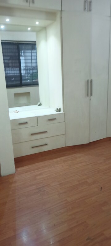 Bathroom in 2.5 BHK Builder Floor at Super Mart 1, Sector 27 – for Rent