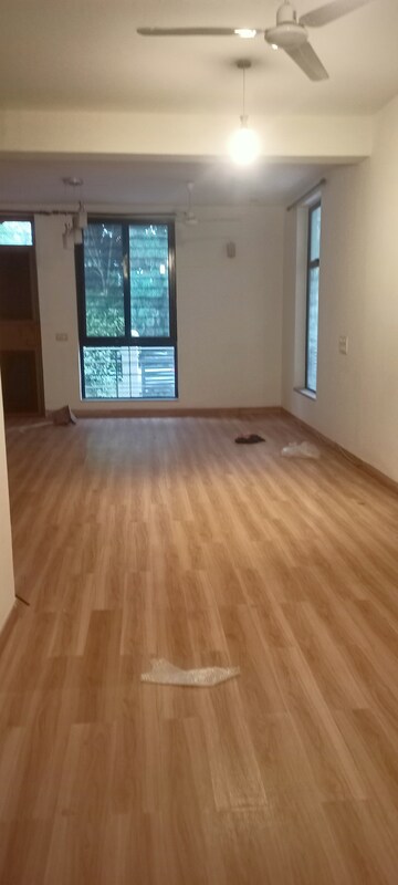 2.5 BHK Builder Floor For Rent in Super Mart 1, Sector 27