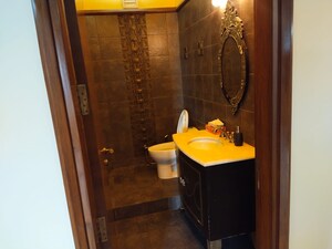 Bathroom in 3 BHK Apartment at Vipul Belmonte, Sector 53 – for Rent