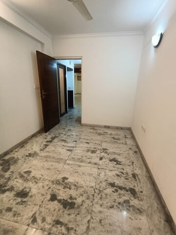 Room in 4 BHK Apartment at Hiranandani Gardens Glen Gate, Powai – for Rent