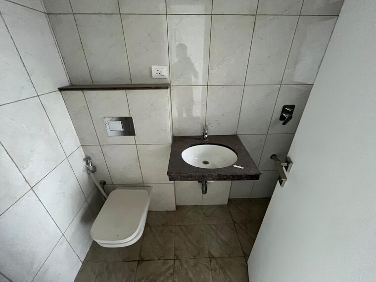 Bathroom, godrej-boulevard 2 Bedroom 691 Sq.Ft. Apartment In Manjari Pune 9310396