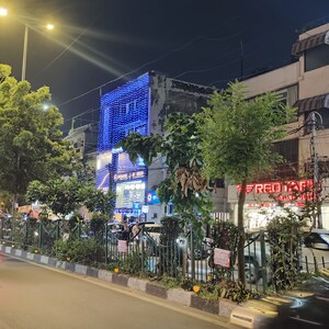  Shop For Rent in Paschim Vihar