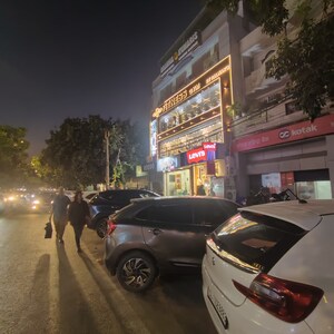 Parking in  Shop at Paschim Vihar – for Rent