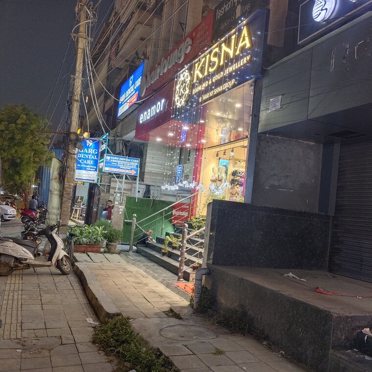 Exterior View, paschim vihar Commercial Shop 650 Sq.Ft. In Paschim Vihar Delhi 9310456