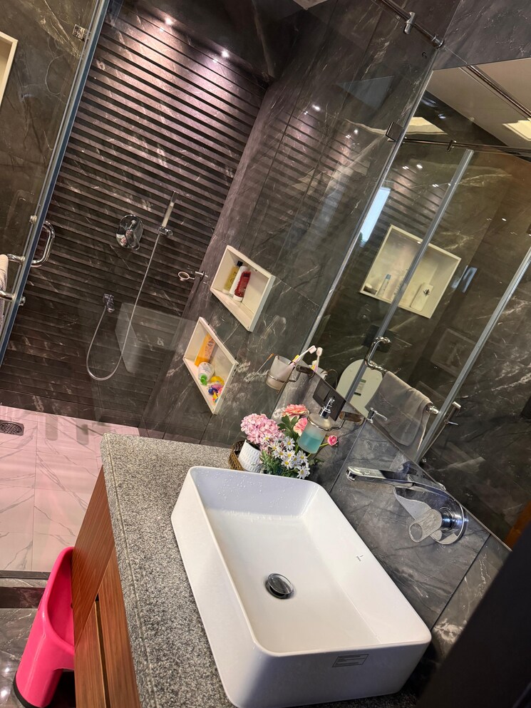 Team Area, veera-safdarjung-enclave 3 Bedroom 1800 Sq.Ft. Builder Floor In Safdarjung Enclave Delhi 9310504