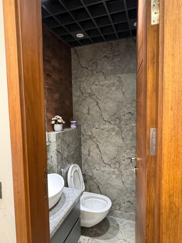 Bathroom in 3 BHK Builder Floor at Veera Safdarjung Enclave, Safdarjung Enclave – for Sale