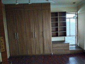 Room in 3 BHK Apartment at Vipul Belmonte, Sector 53 – for Rent