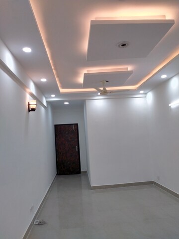 Furnished Amenities in 2 BHK Apartment at Suncity Avenue 76, Sector 76 – for Rent
