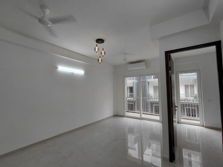 Room, emaar-mgf-emerald-hills 3 Bedroom 1380 Sq.Ft. Apartment In Sector 65 Gurgaon 9310561