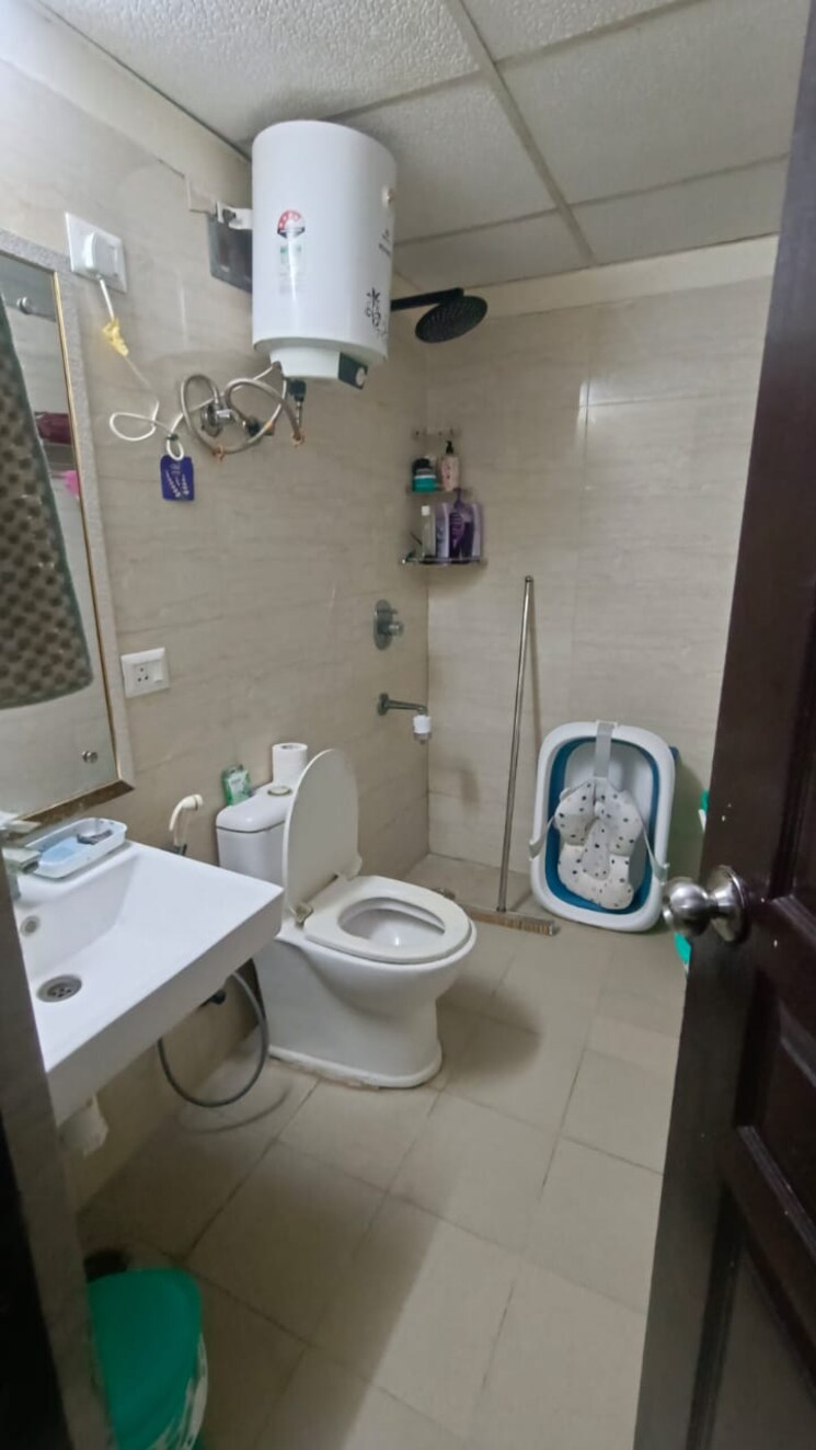 Bathroom, sethi-max-royal 2 Bedroom 895 Sq.Ft. Apartment In Sector 76 Noida 9310564