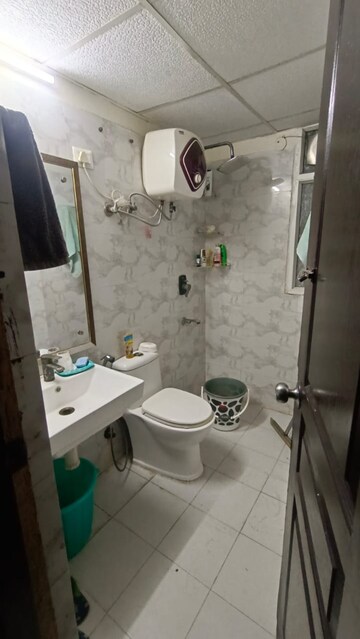 Team Area in 2 BHK Apartment at Sethi Max Royal, Sector 76 – for Rent
